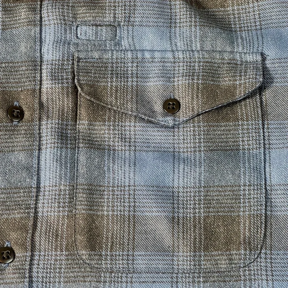 The North Face ThermoCore Flannel Blue Plaid Shirt XL with Secure Travel Pocket